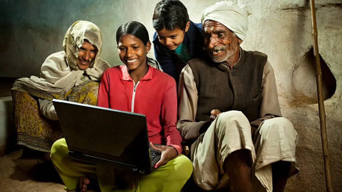 2025 की 12वीं पास सरकारी नौकरियाँ, जैसे रेलवे भर्ती, डाक विभाग भर्ती, SSC CHSL, पुलिस कांस्टेबल भर्ती और रक्षा क्षेत्र की नौकरियों को दर्शाने वाली इमेज – 12th Pass Sarkari Naukri 2025, सरकारी नौकरी अपडेट, फ्री जॉब अलर्ट”